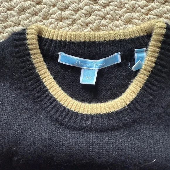 Draper James 100% wool spirit sweater in black and gold - Picture 4 of 5